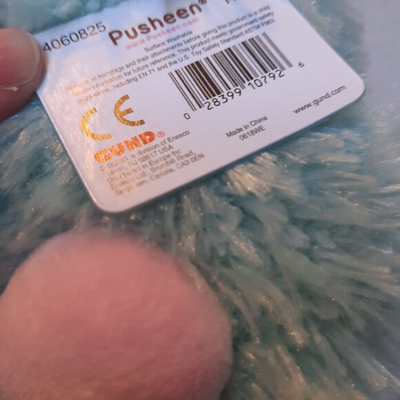 Small Pastel Pusheen Plush Cat Christmas Wreath - Picture 4 of 5